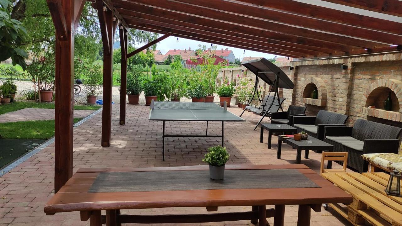 Eckhardt Vendeghaz Hotel Villany Exterior photo