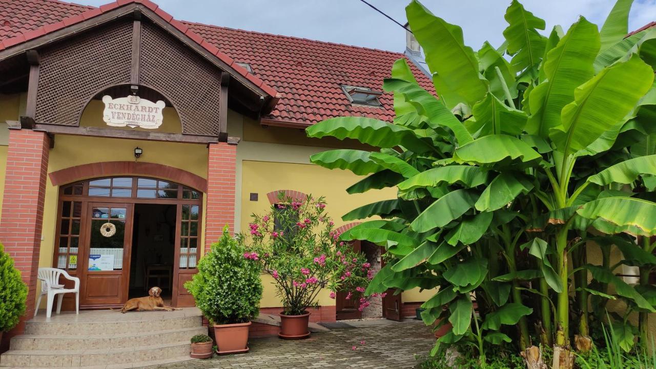 Eckhardt Vendeghaz Hotel Villany Exterior photo