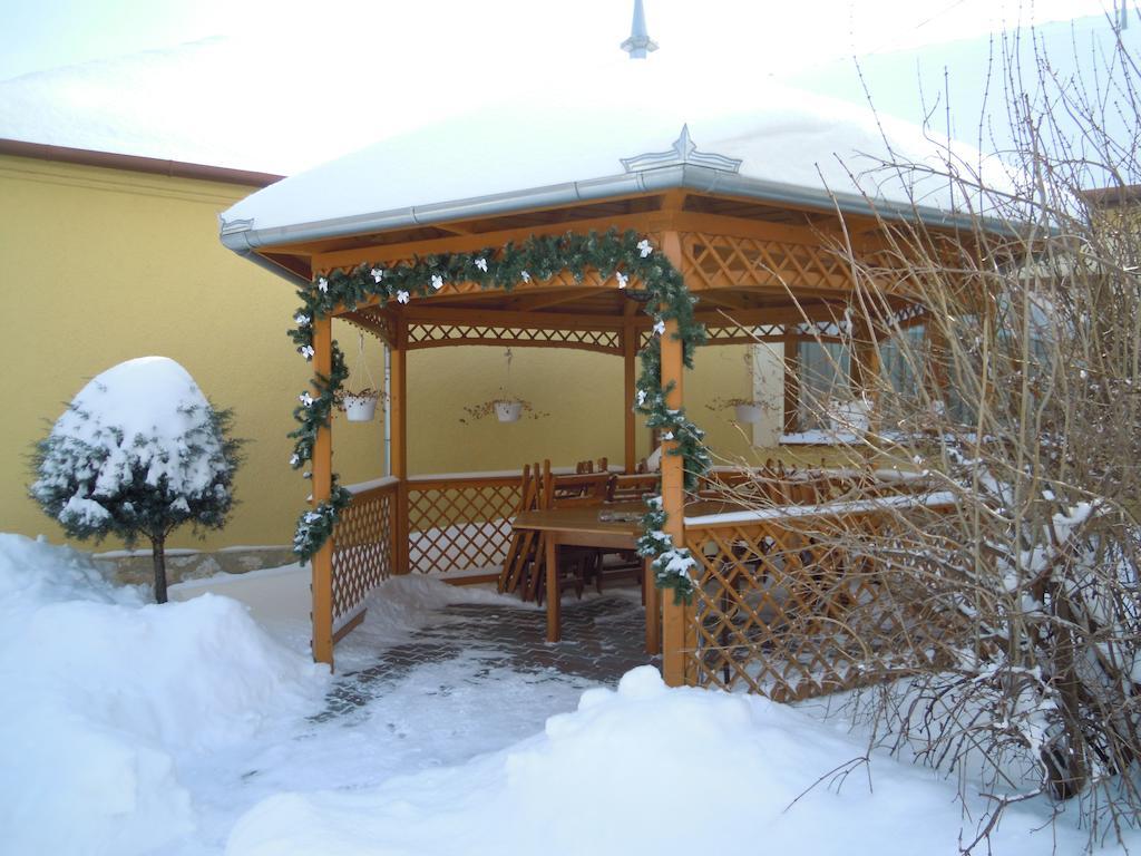 Eckhardt Vendeghaz Hotel Villany Exterior photo
