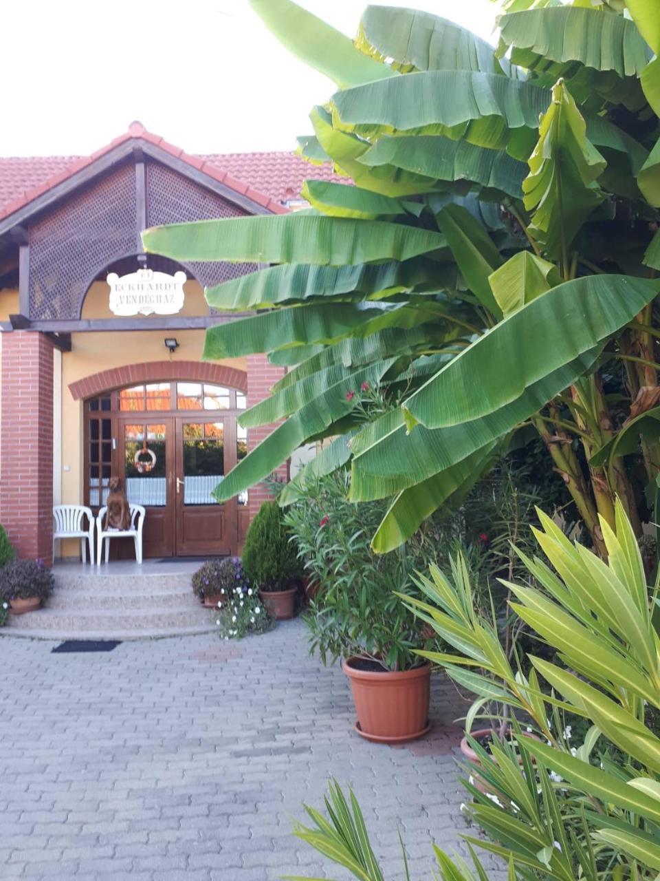 Eckhardt Vendeghaz Hotel Villany Exterior photo